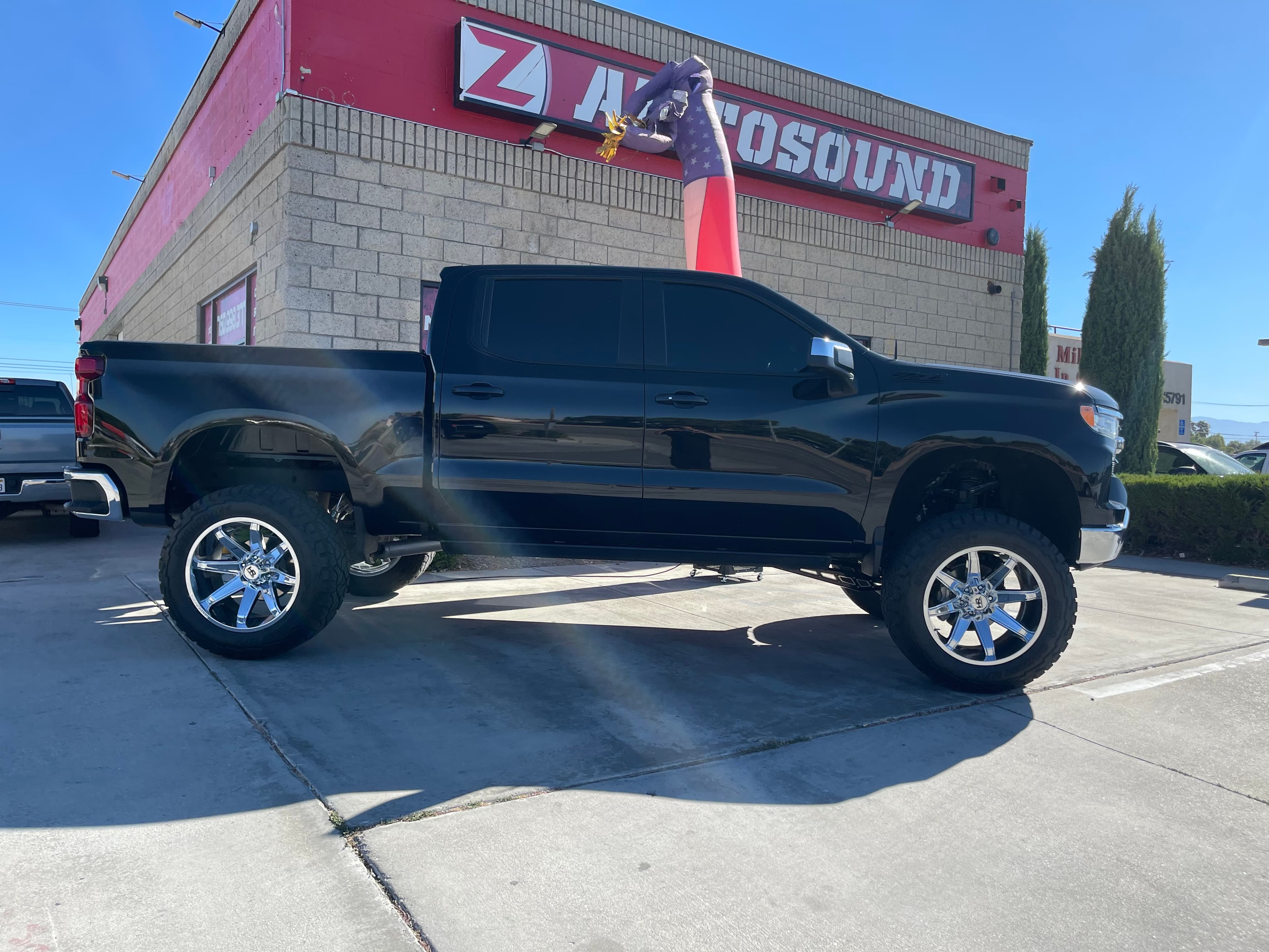 Lifted Chevy Silverado – Side Profile